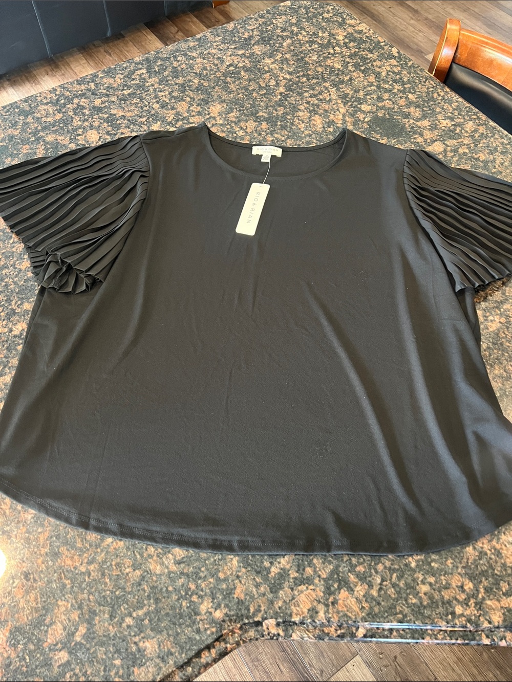 Rio & Rian Black Short-Sleeve Top with Pleated Statement Sleeves 3X
